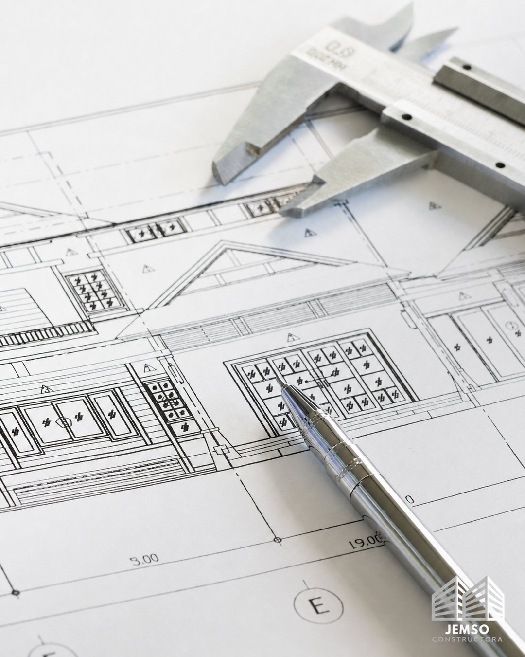 Diseño + construcción